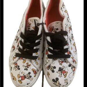 Women White Mickey Mouse Print Lace-Up Sneakers. Size 6